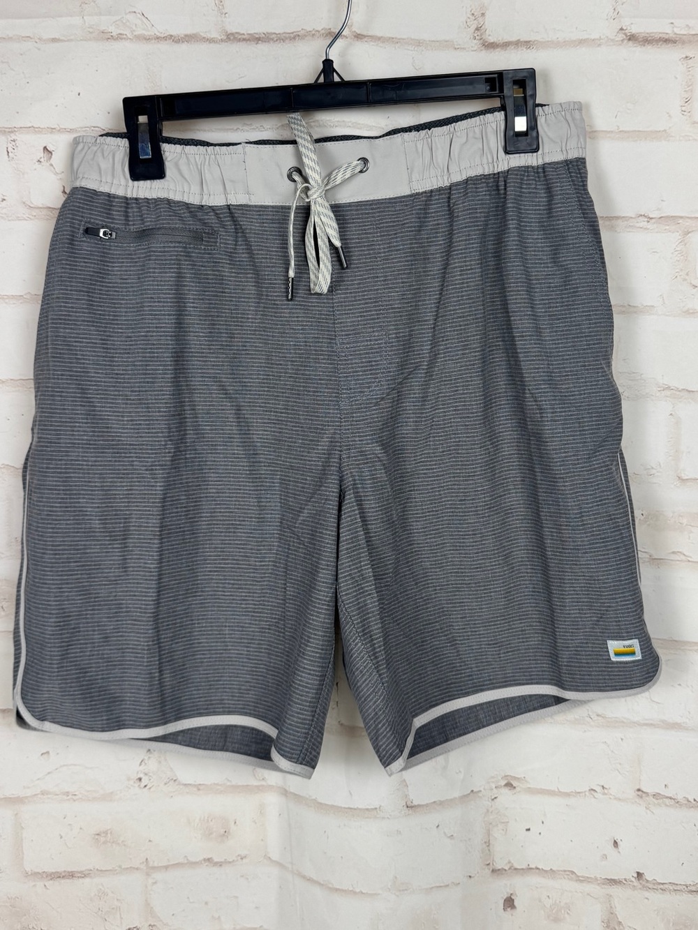 Vuori Bank Shorts Size L NWOT!!!